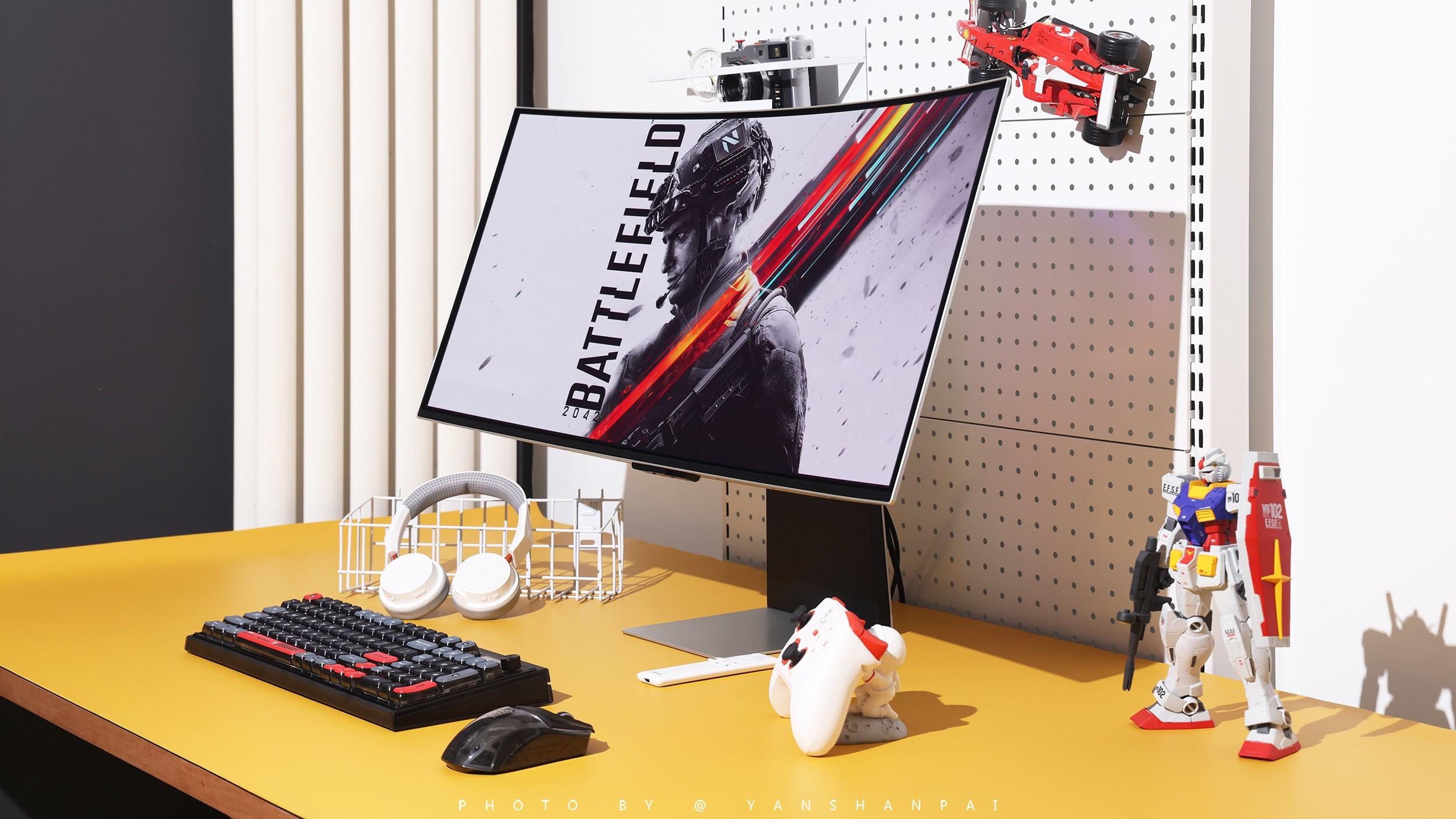 玩了20年游戏,今天被这款34英寸曲面OLED电竞显示器征服了